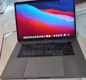 New Laptop Apple MacBook Pro 2017 16GB Intel Core I7 SSD 512GB