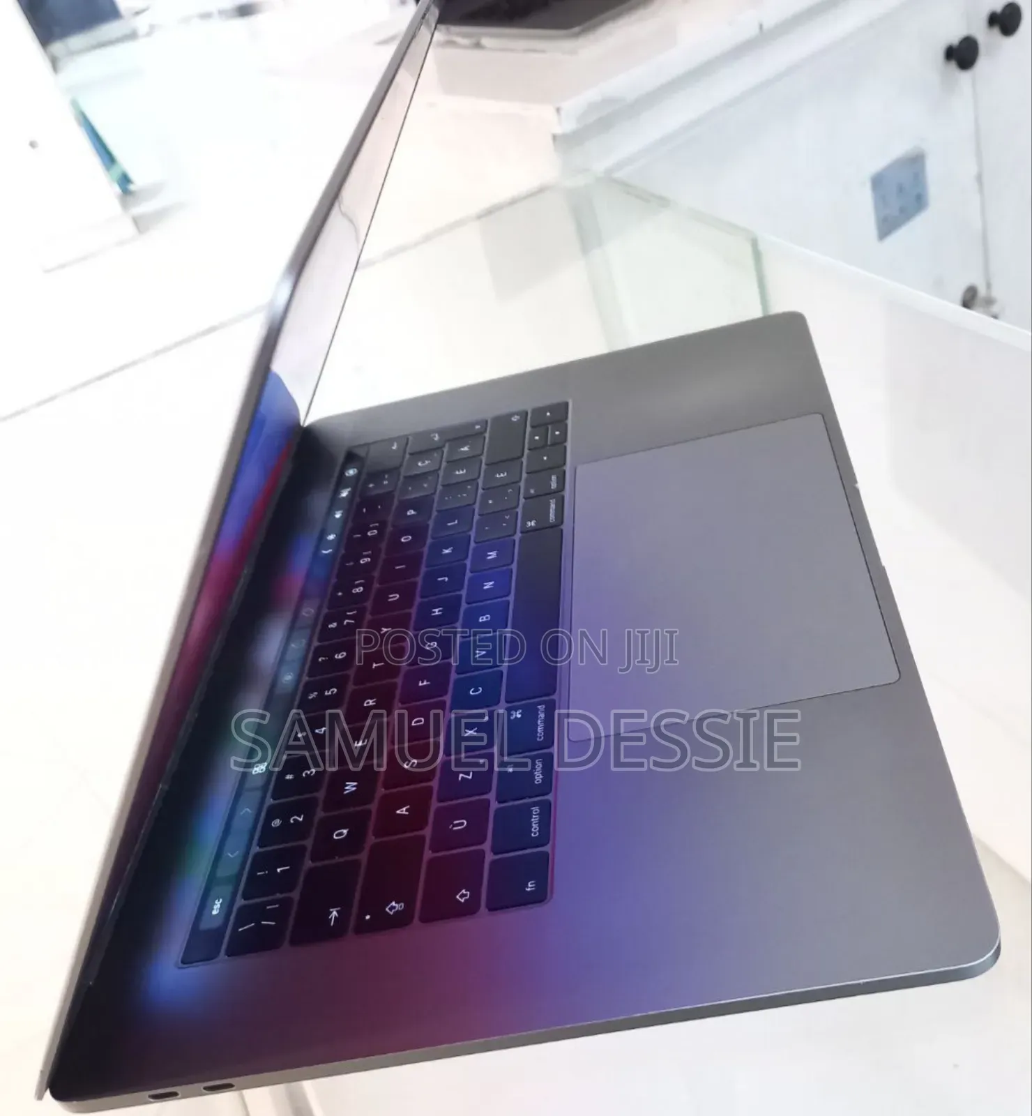 New Laptop Apple MacBook Pro 2017 16GB Intel Core I7 SSD 512GB