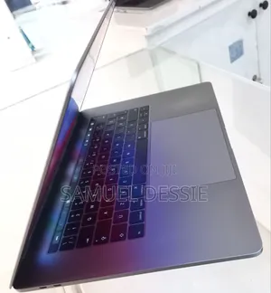 New Laptop Apple MacBook Pro 2017 16GB Intel Core I7 SSD 512GB