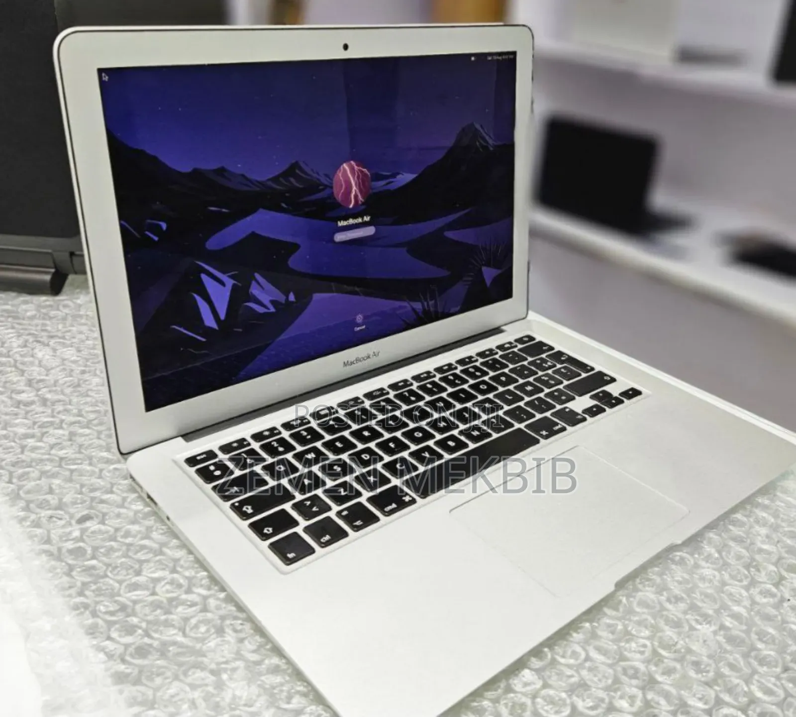 New Laptop Apple MacBook Air 2014 8GB Intel Core I7 SSD 256GB