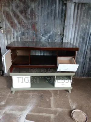 Table ጥንቅቅ ብሎ የተሠራ ፅድት ያለ 60*120cm