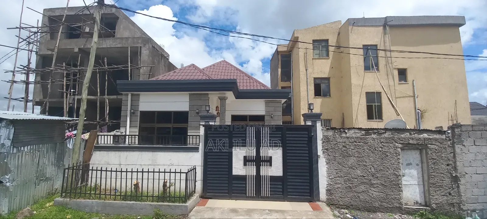 Furnished 3bdrm Villa in Bole Ayat for sale