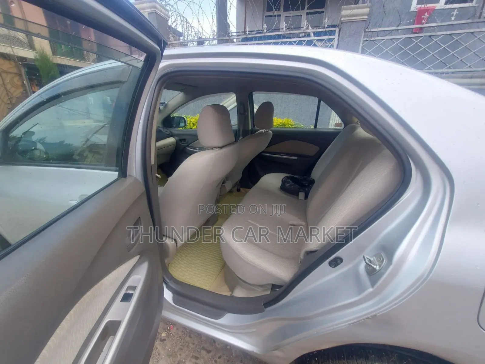 Toyota Yaris 2010 Silver