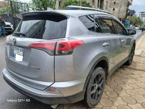 Toyota RAV4 2018 Silver