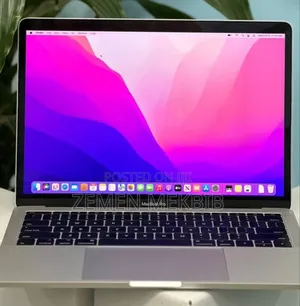 New Laptop Apple MacBook Pro 2017 8GB Intel Core I5 SSD 256GB