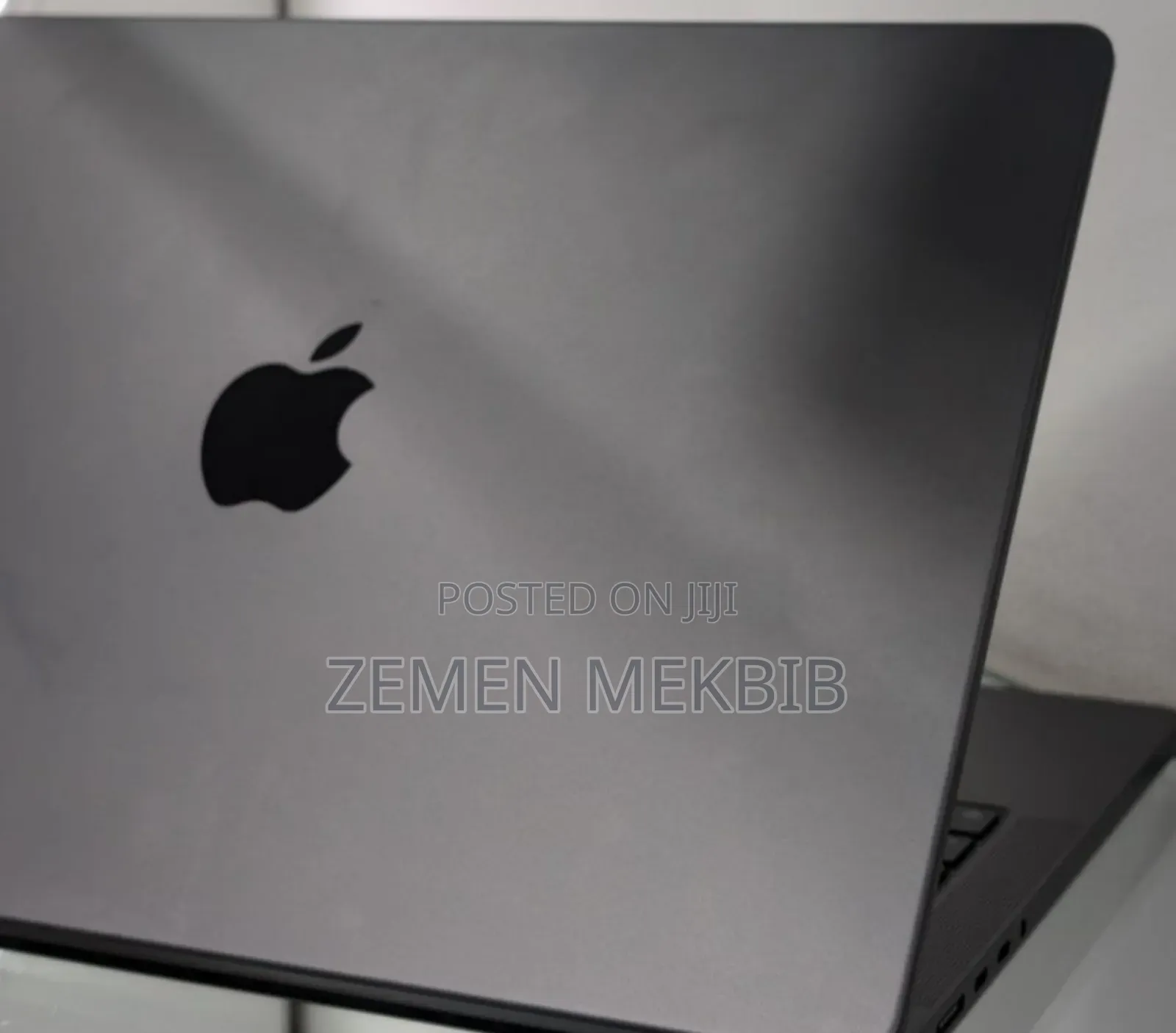 New Apple MacBook Pro 2023 M3 14-Inch 18GB Intel Core I7 SSD 512GB