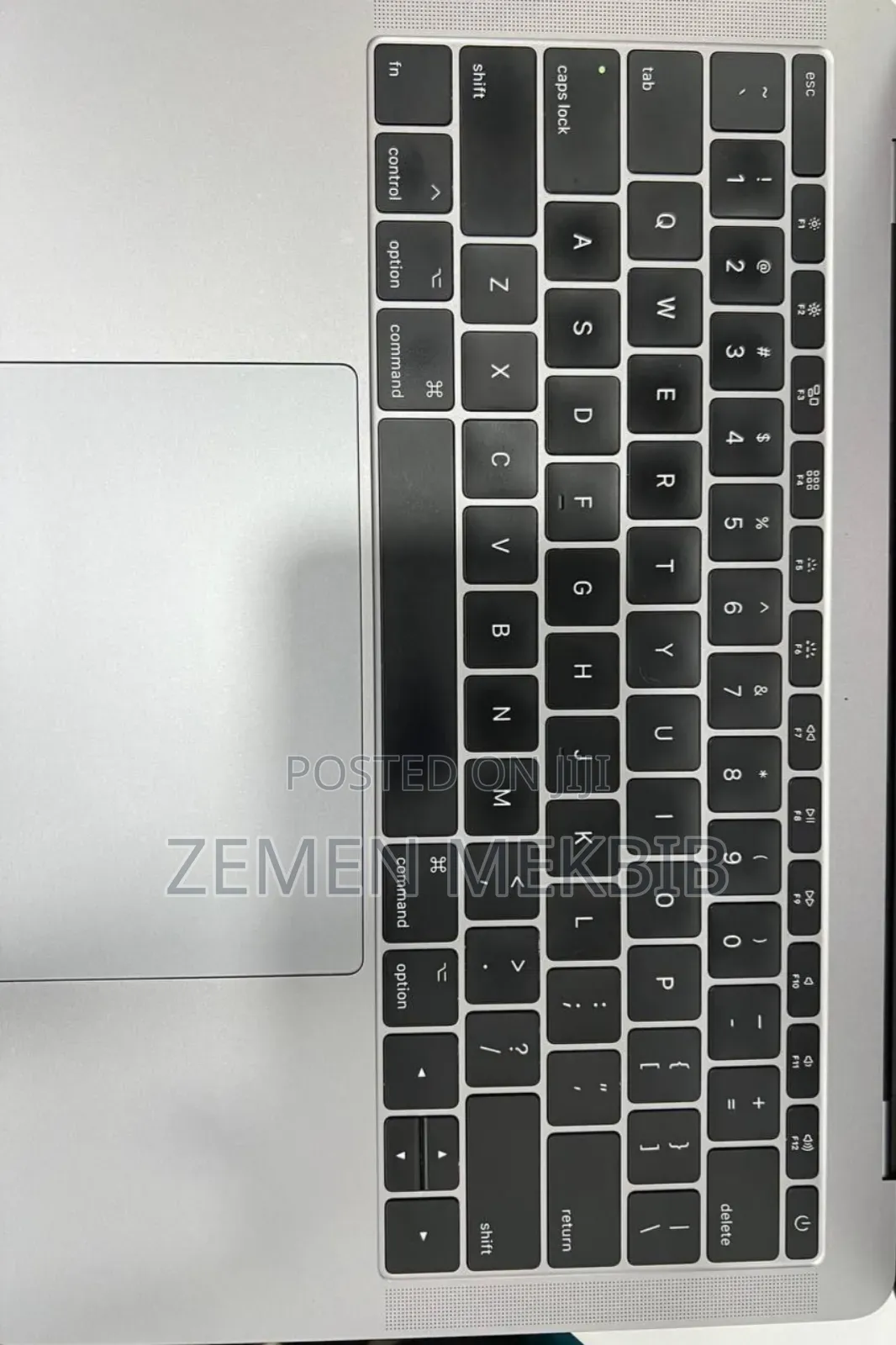 New Laptop Apple MacBook 2017 8GB Intel Core I5 SSD 256GB