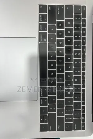 New Laptop Apple MacBook 2017 8GB Intel Core I5 SSD 256GB