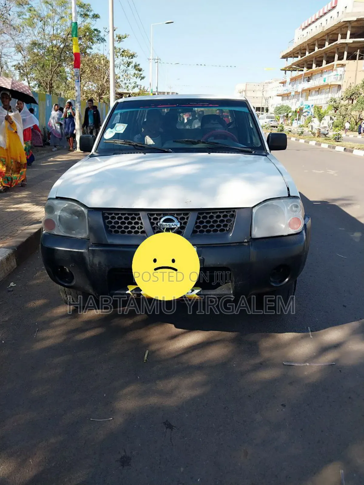 Nissan NP300 2010 Ivory