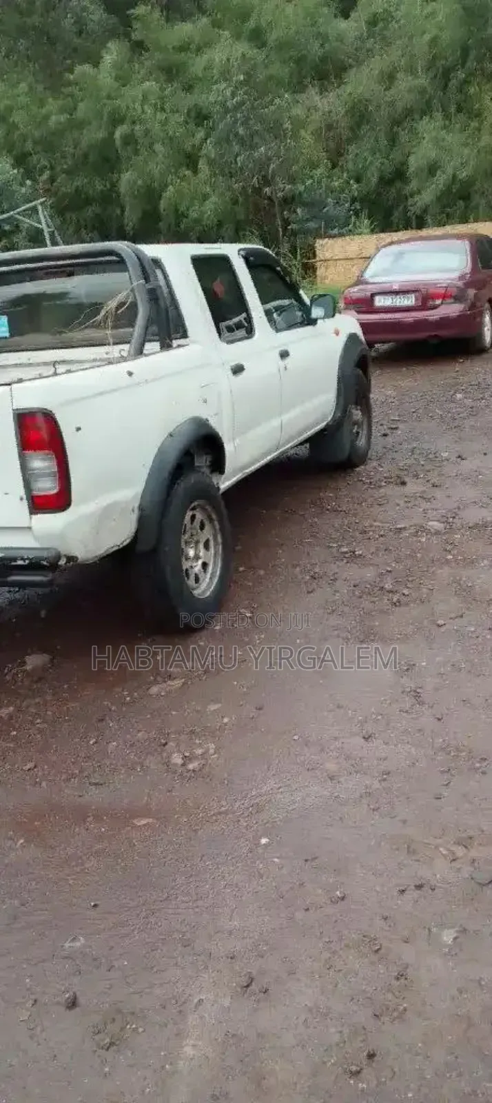 Nissan NP300 2010 Ivory