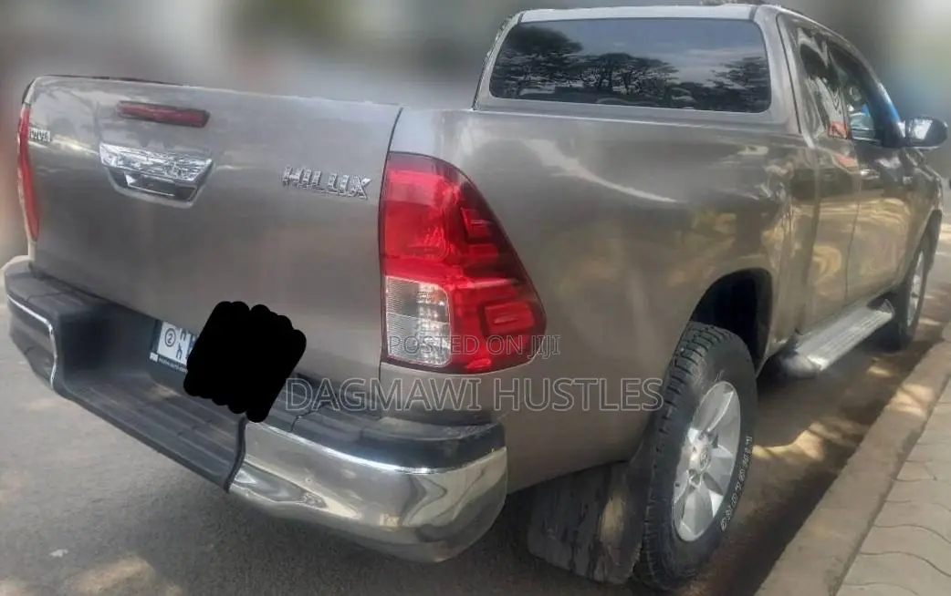 Toyota Hilux 2019 Gray
