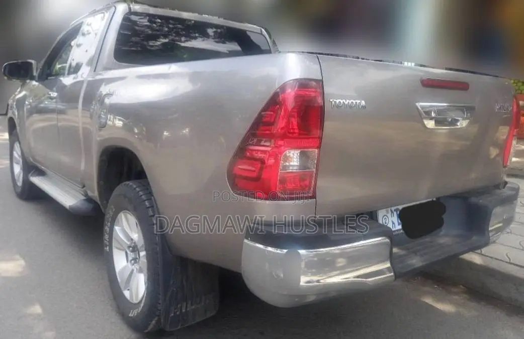 Toyota Hilux 2019 Gray