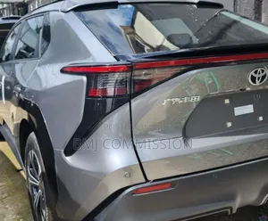 New Toyota bZ4X 71.4 kWh FWD 2023 Gray