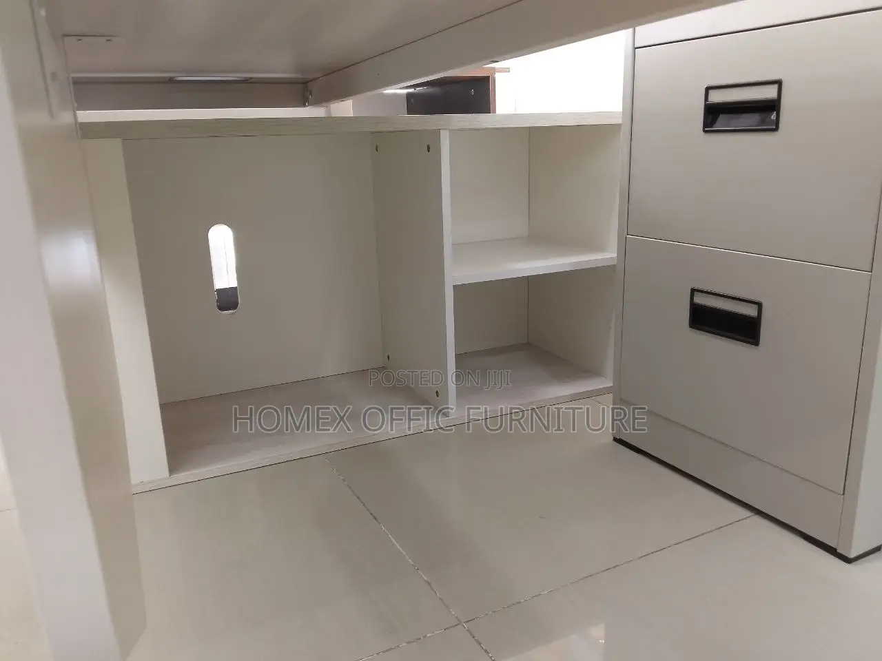 Office Furniture Table/Desk የቢሮ ፈርኒቸር ጠረጴዛ