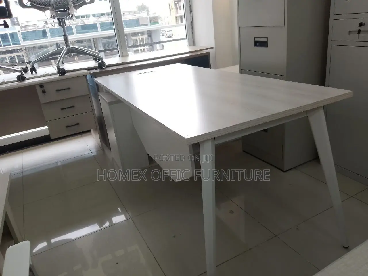 Office Furniture Table/Desk የቢሮ ፈርኒቸር ጠረጴዛ