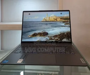 New Laptop Lenovo Yoga C930 8GB Intel Core I3 SSD 256GB