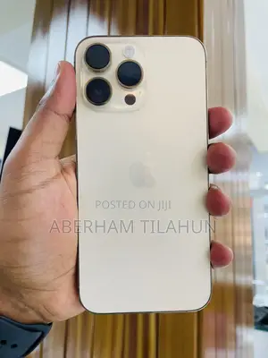 Photo - Apple iPhone 14 Pro Max 256 GB Gold