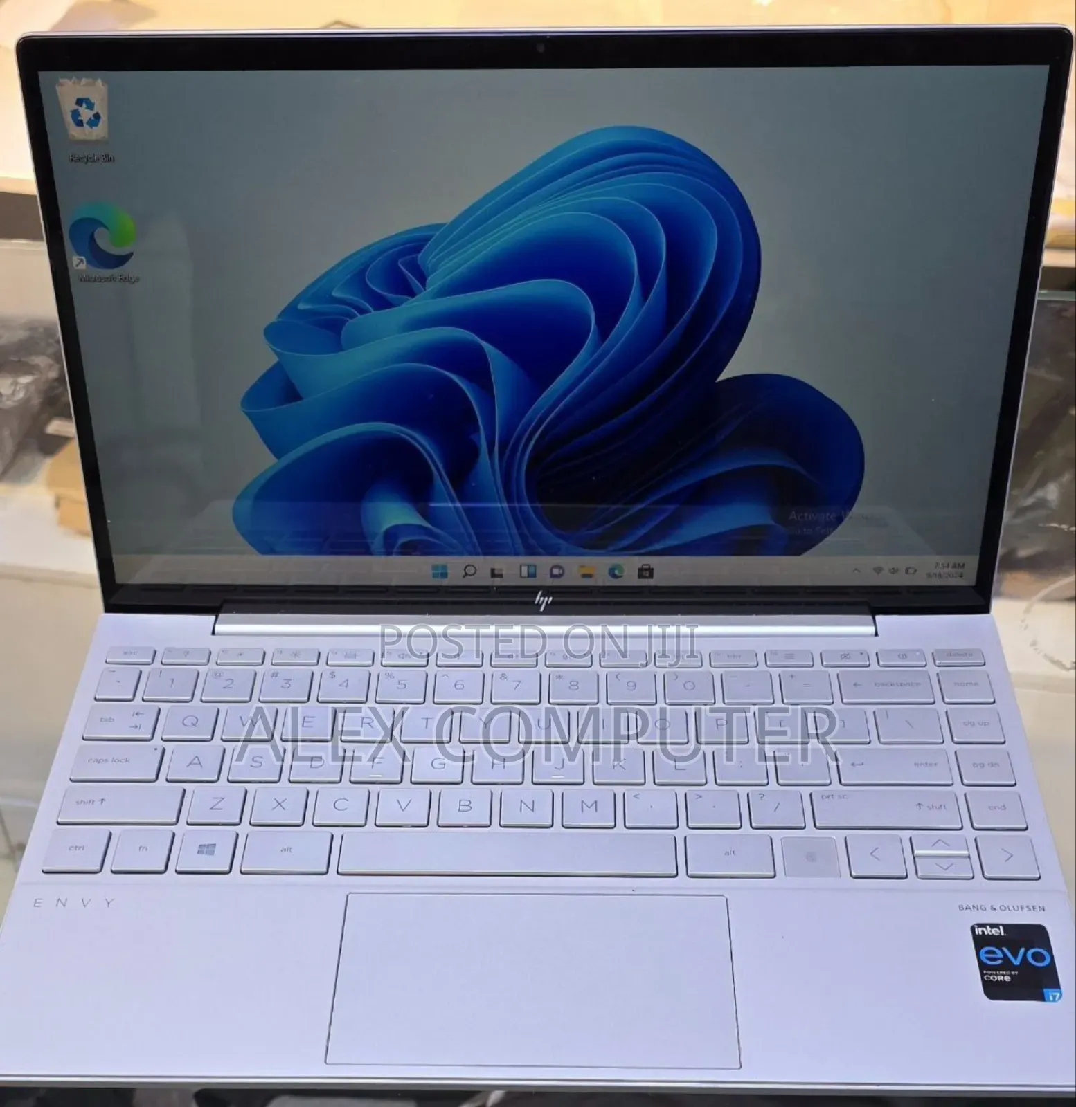 New Laptop HP Envy X360 8GB Intel Core I7 SSD 512GB