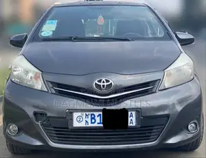 Toyota Yaris 2012 Gray