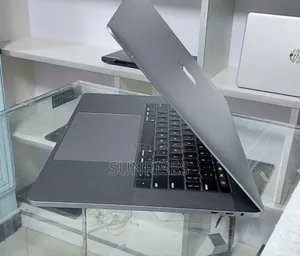 New Laptop Apple MacBook Pro 2019 32GB Intel Core I9 SSD 512GB