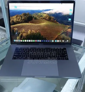 Photo - New Laptop Apple MacBook Pro 2019 32GB Intel Core I9 SSD 512GB