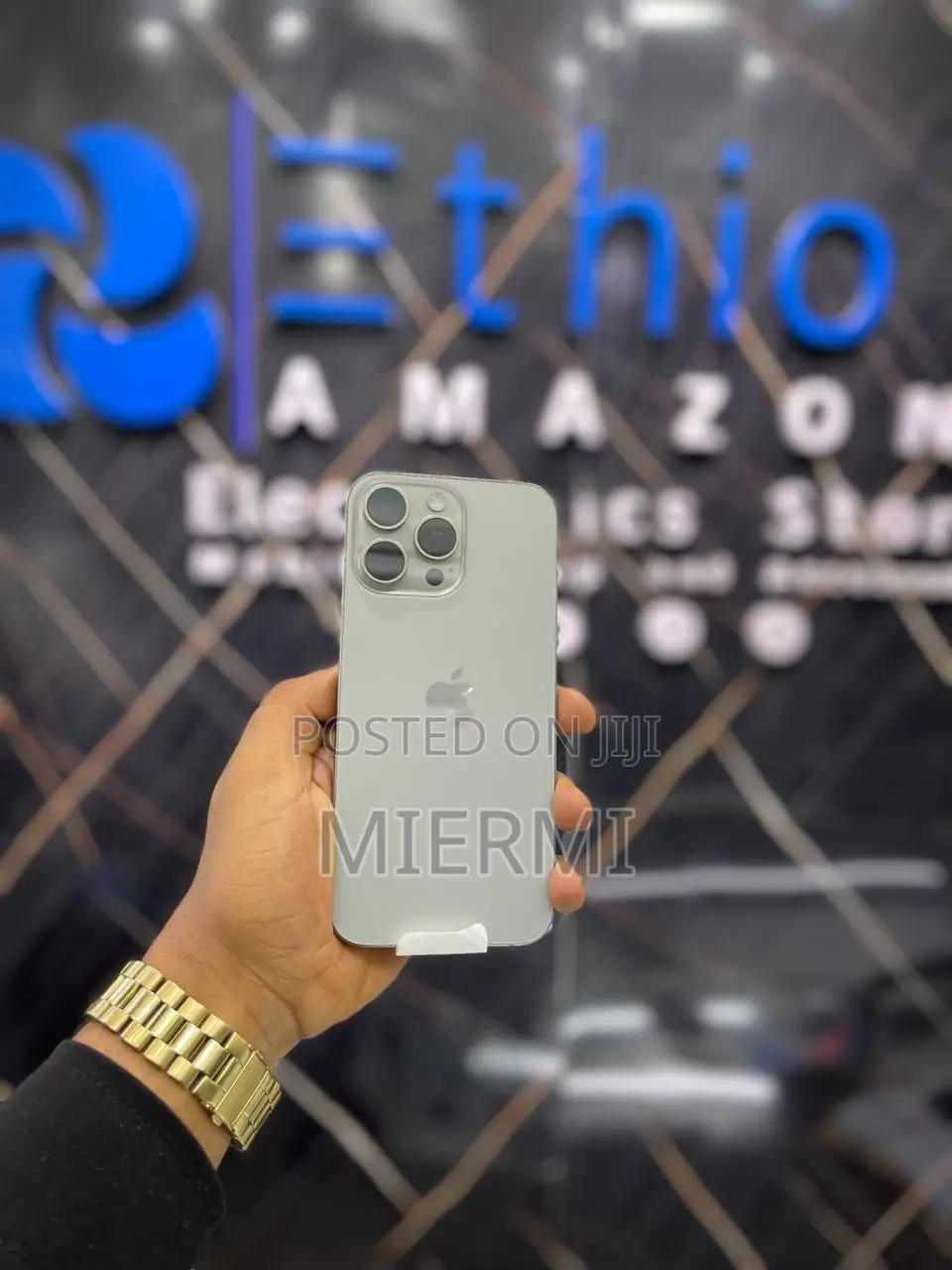 New Apple iPhone 16 Pro Max 1 TB Gray