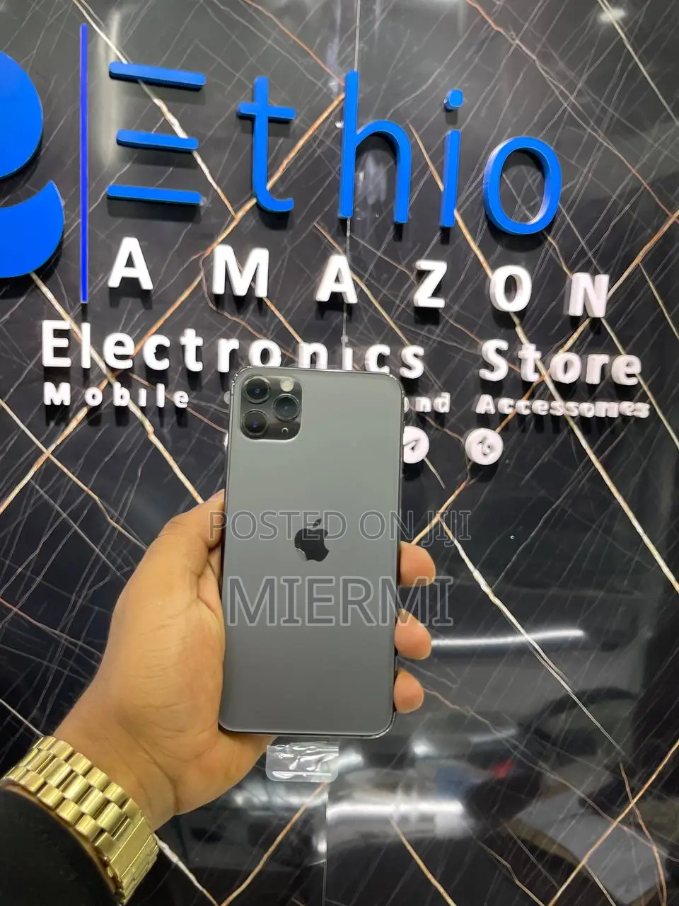 New Apple iPhone 11 Pro Max 64 GB Black