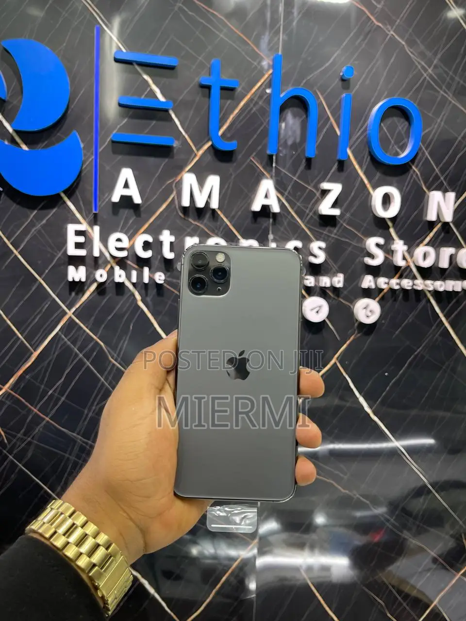 New Apple iPhone 11 Pro Max 64 GB Black