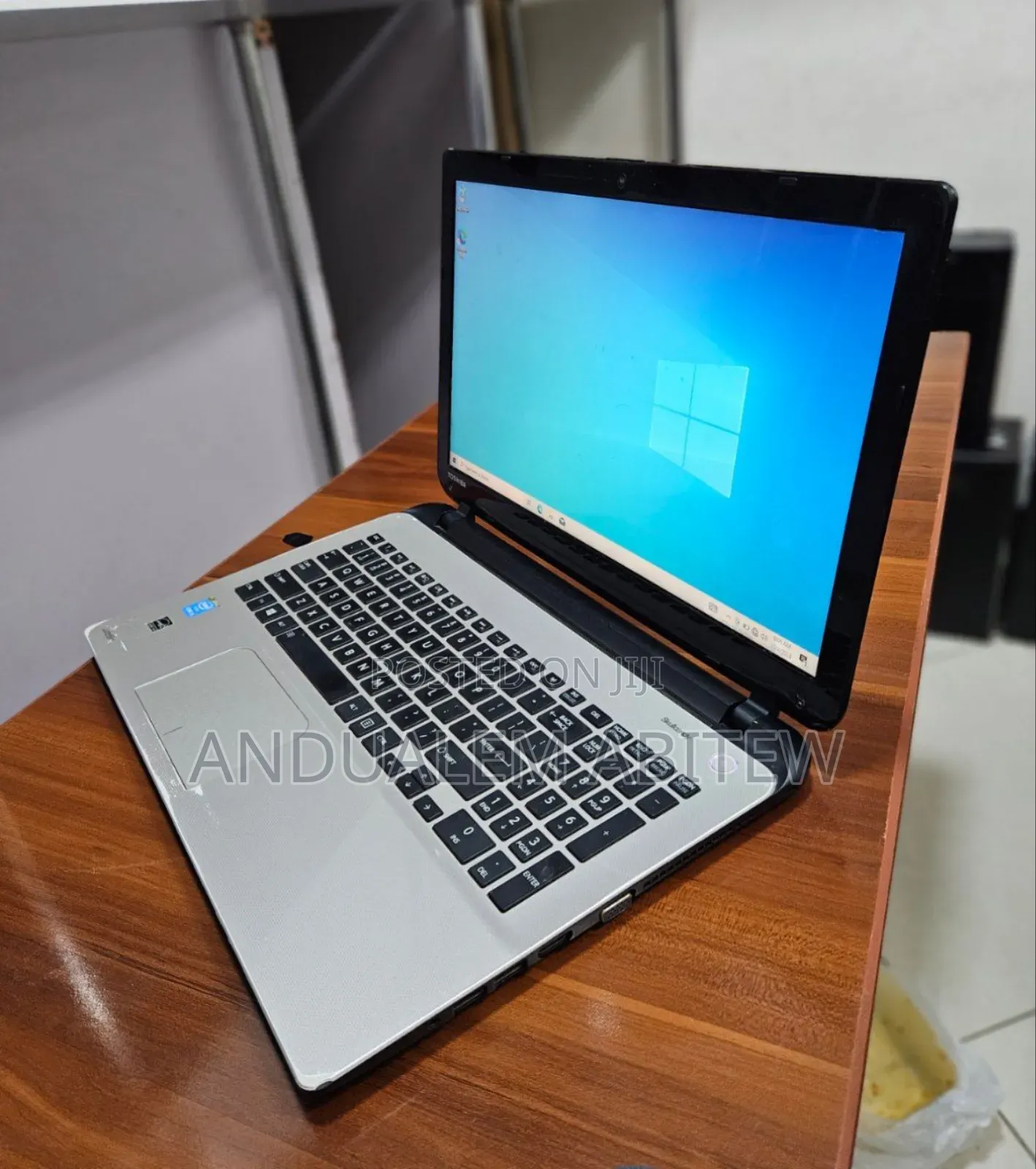 New Laptop Toshiba Satellite C55 4GB Intel Core I5 HDD 500GB