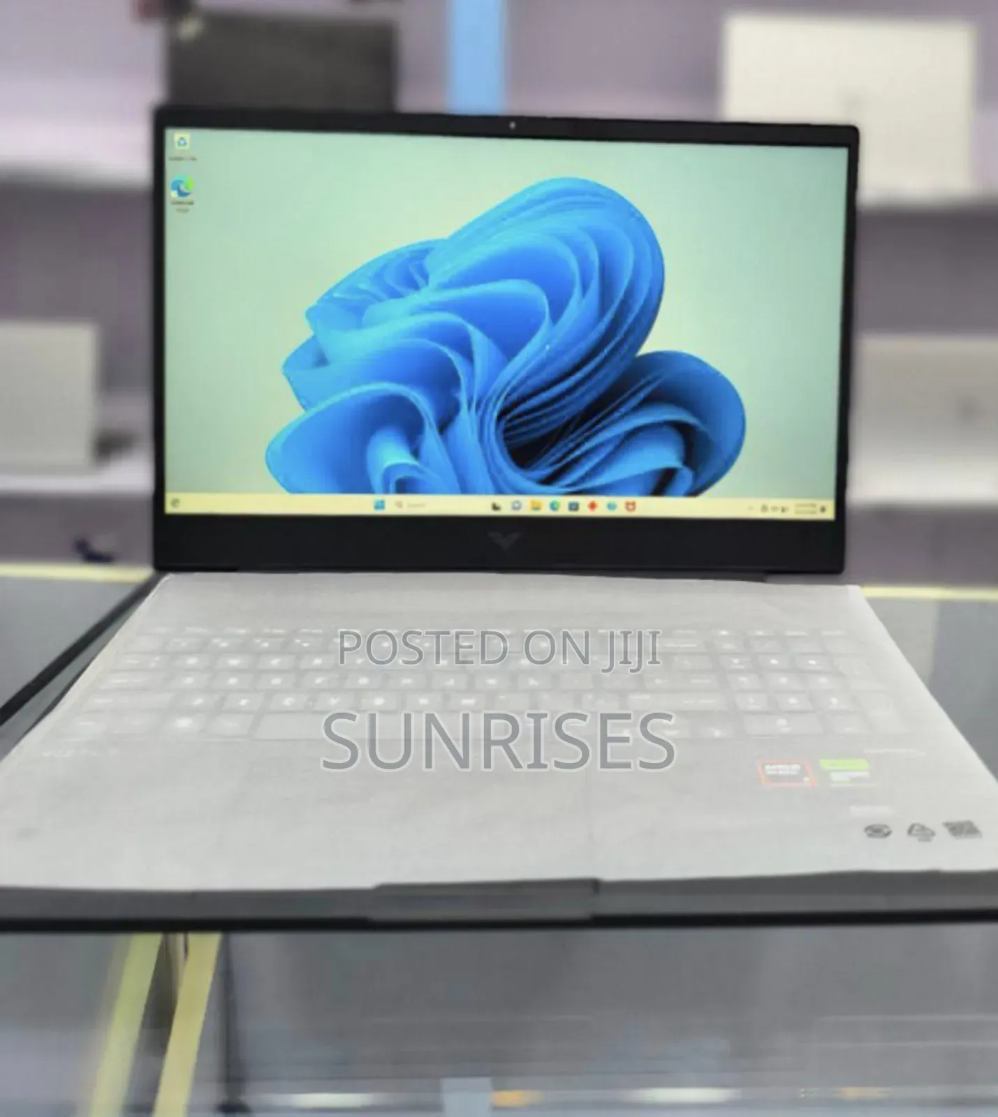 New Laptop HP Victus 16 16GB AMD Ryzen 7 SSD 512GB