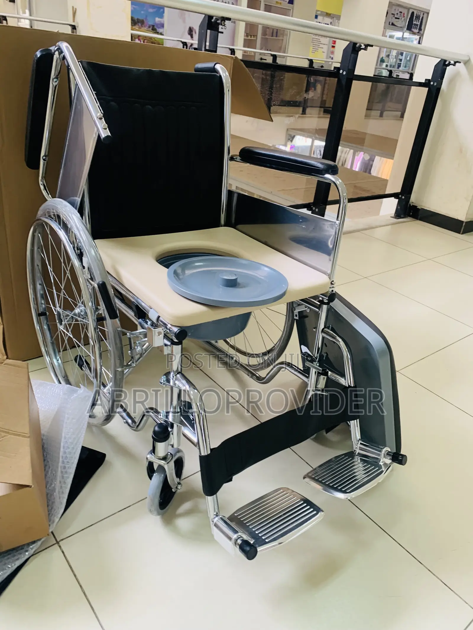 Toilet_wheelchair1:1wheelchair4:1wheelchair41wheelchair141