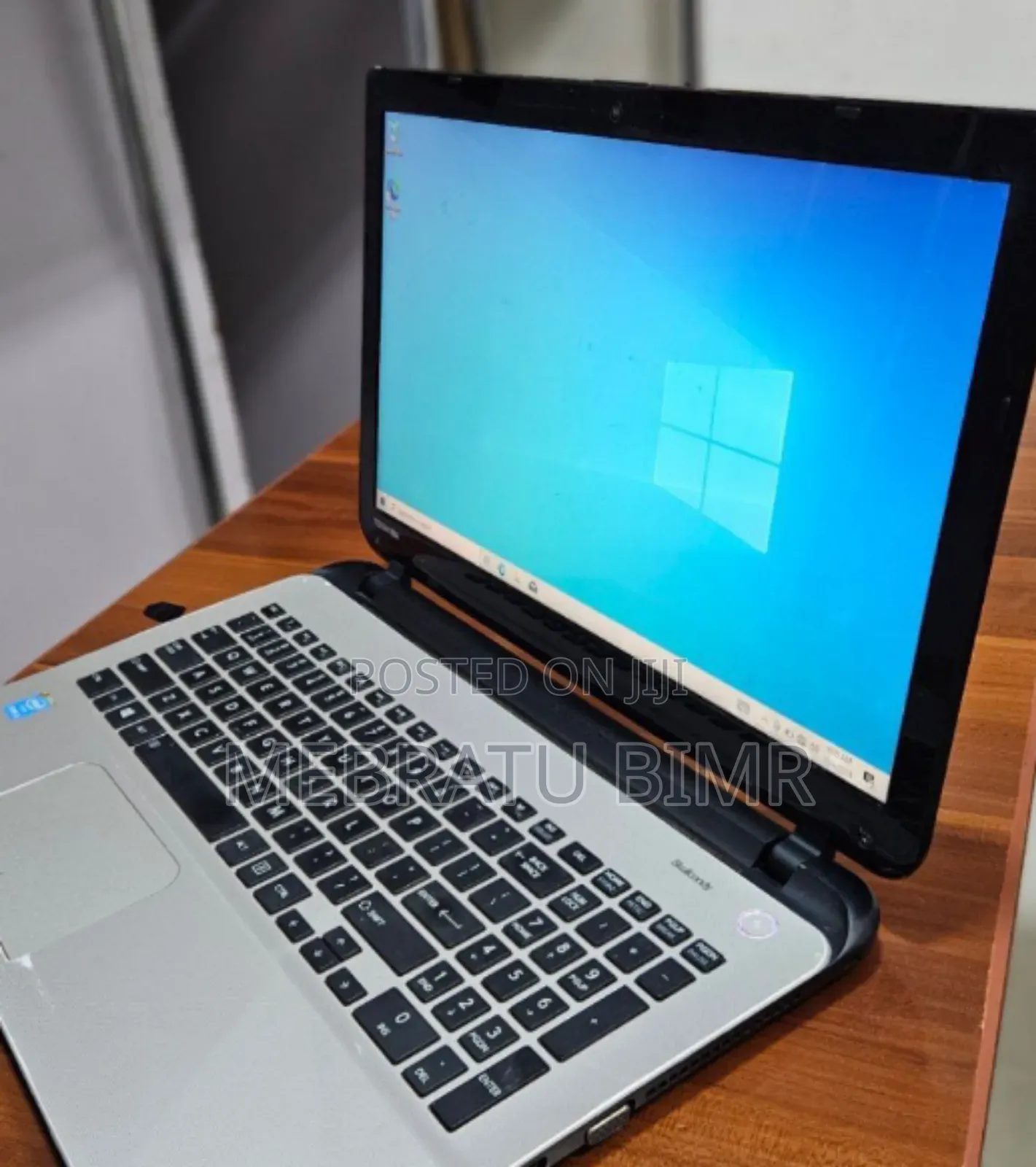 New Laptop Toshiba Satellite CL15 4GB Intel Core I5 HDD 500GB