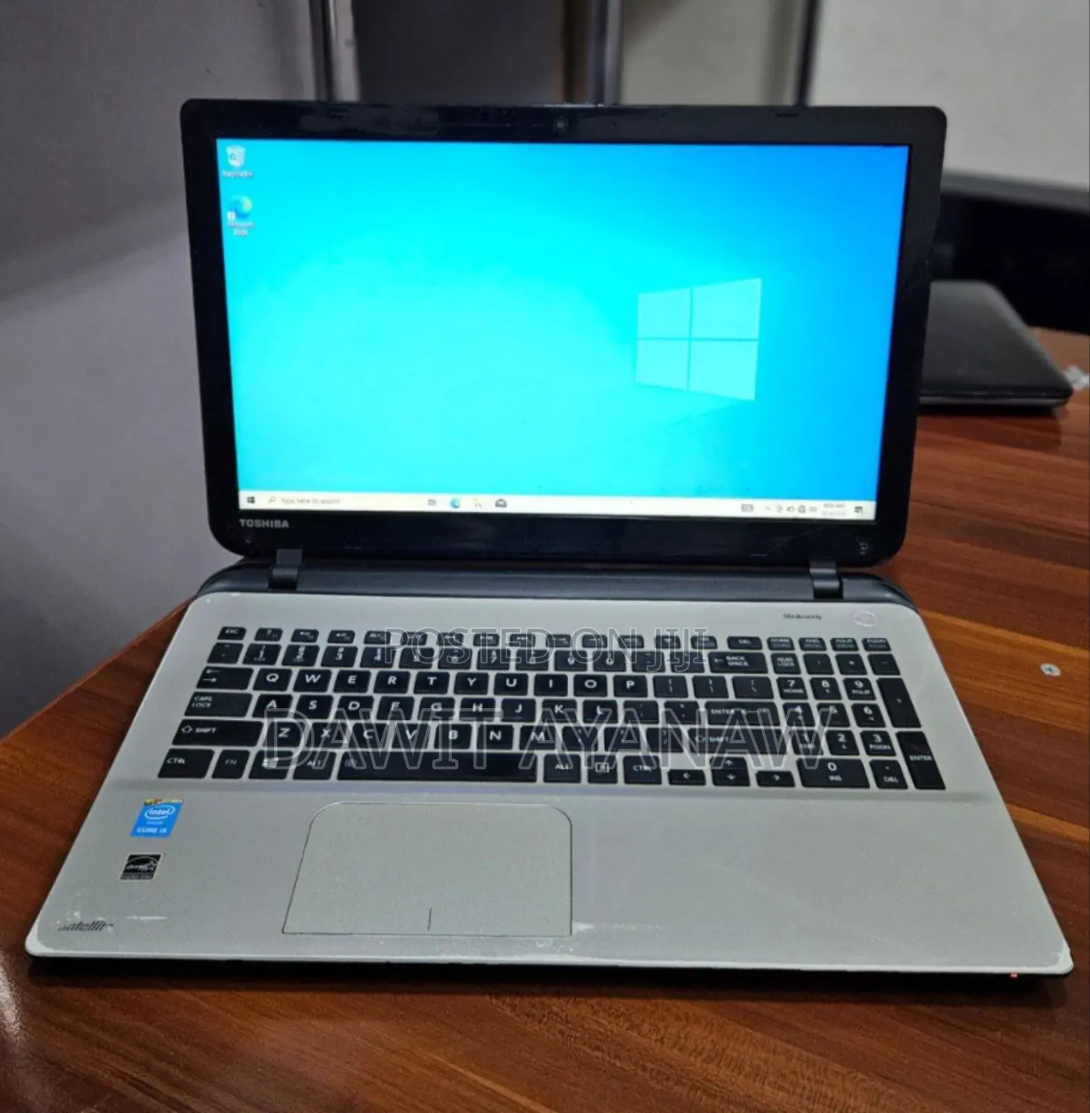 New Laptop Toshiba Satellite L555 4GB Intel Core I5 HDD 500GB