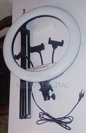 Photo - 18'' Bicolor Ring Light With 3 Phone Holder 2.6m Stand