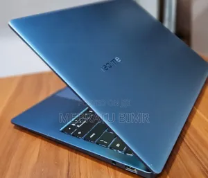 New Laptop 8GB Intel Core I5 SSD 512GB