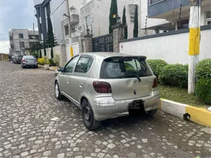 Toyota Vitz 2002 Silver