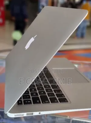 New Laptop Apple MacBook 8GB Intel Core I7 SSD 512GB