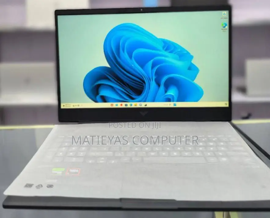 New Laptop HP Victus 16 16GB AMD Ryzen 7 SSD 512GB