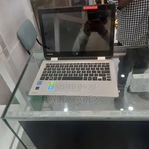 Photo - Laptop Toshiba Satellite C665 4GB Intel Pentium HDD 500GB