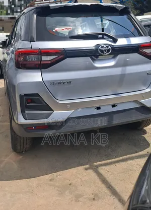 Photo - New Toyota Raize 2022 Silver