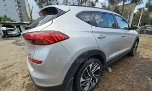Photo - Hyundai Tucson 2020 Silver