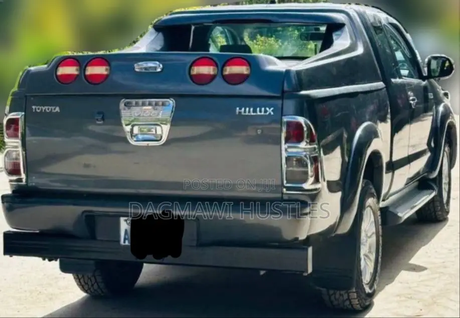 Toyota Hilux 2014 Gray