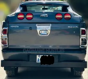 Toyota Hilux 2014 Gray