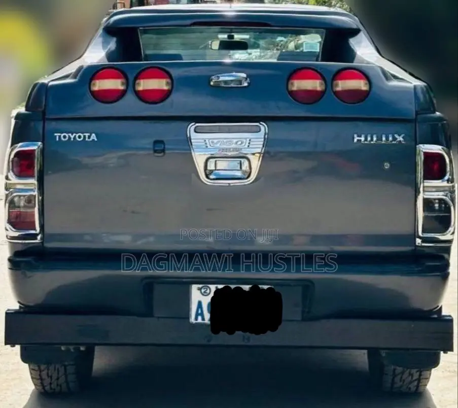 Toyota Hilux 2014 Gray