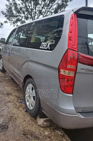 Hyundai Starex 2013 Silver