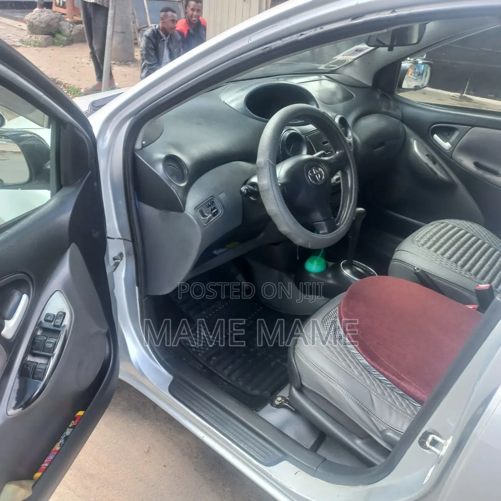 Toyota Vitz 2004 Silver