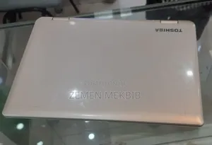 Laptop Toshiba Satellite C55 4GB Intel Xeon HDD 500GB