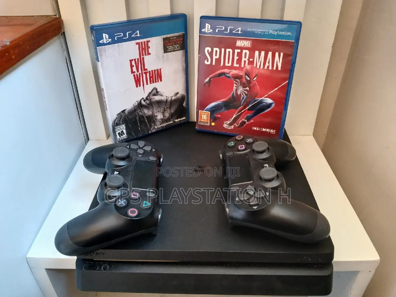 Playstation 4 With Cd Game