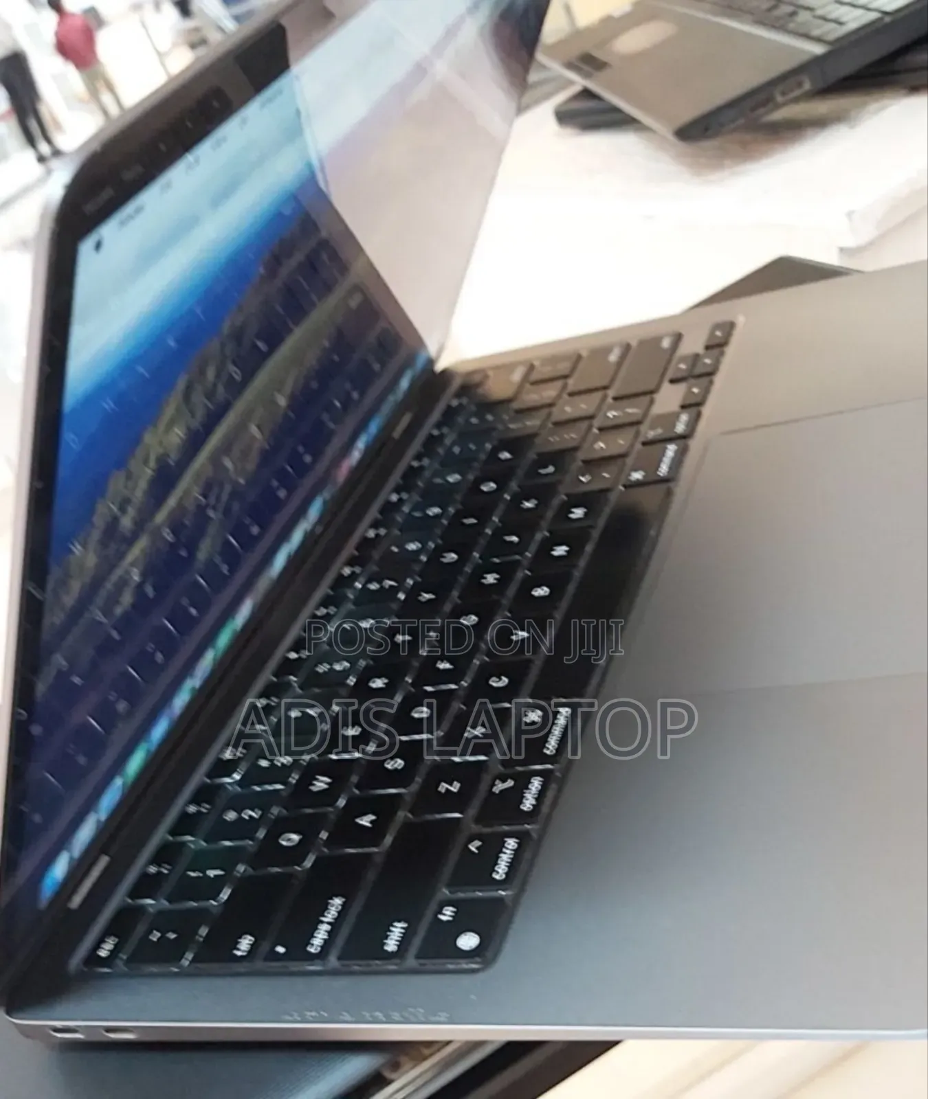 New Laptop Apple MacBook Air 2019 8GB Apple M1 SSD 256GB