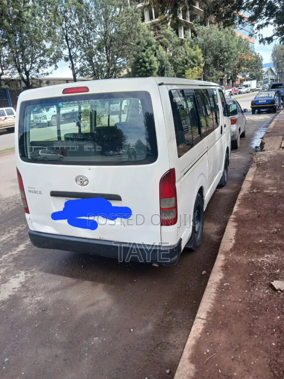 Toyota HiAce 2011 White
